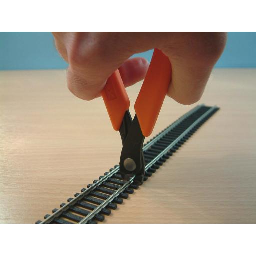 Vertical Track Cutter (In Situ) Xuron