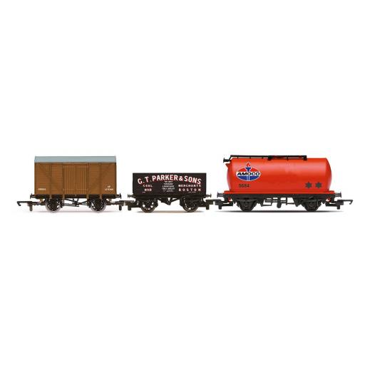 R60048 TRIPLE MIXED WAGON PACK WITH BOX VAN RAILROAD