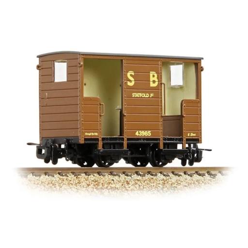 393-101 RNAD OPEN END BRAKE VAN STATFOLD BARN BROWN